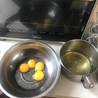 童趣戚风小蛋糕的做法图解1