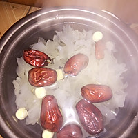 银耳莲子百合红枣羹的做法图解3