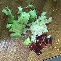 手撕包菜的做法图解3