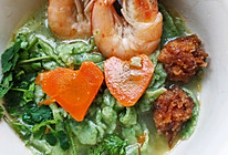 菠菜鲜虾手擀面条的做法