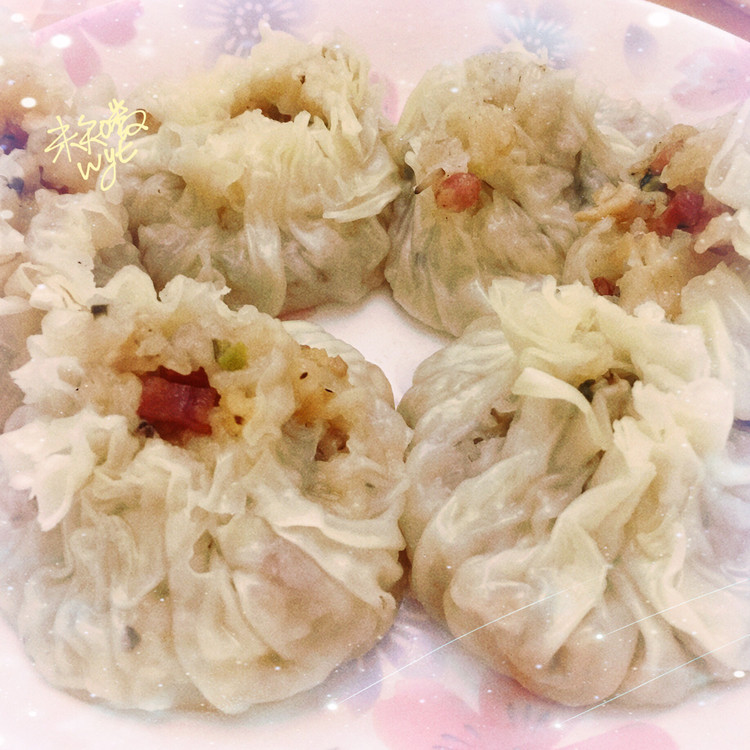 皮薄馅多、软糯可口的香菇鸡肉腊肠烧卖来一份的做法