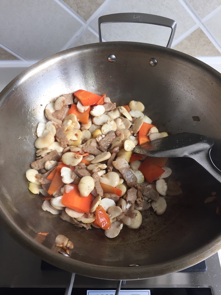 炒蚕豆瓣的做法图解3