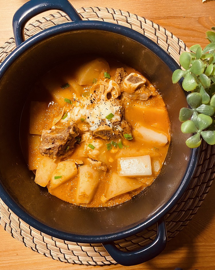超级美味的韩式炖牛排骨的做法