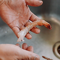 培根蝴蝶虾 | 漂洋过海的美式中餐，酥脆鲜香孩子最爱的做法图解2