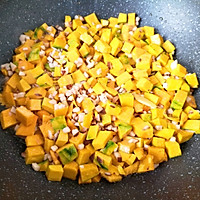 腊肠南瓜焖饭#好吃不上火#的做法图解6