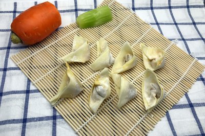 辅食——猪肉鲜虾饺子