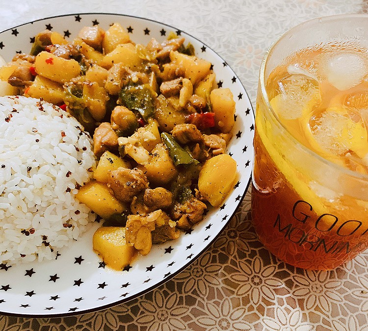 鸡腿肉烧土豆的做法