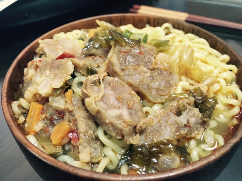 辣味腊肠煮酸辣菜面条汤的做法图解8