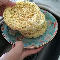 蒸方便面的做法图解1