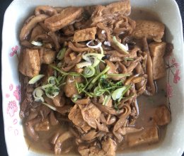 蘑菇炖豆腐的做法