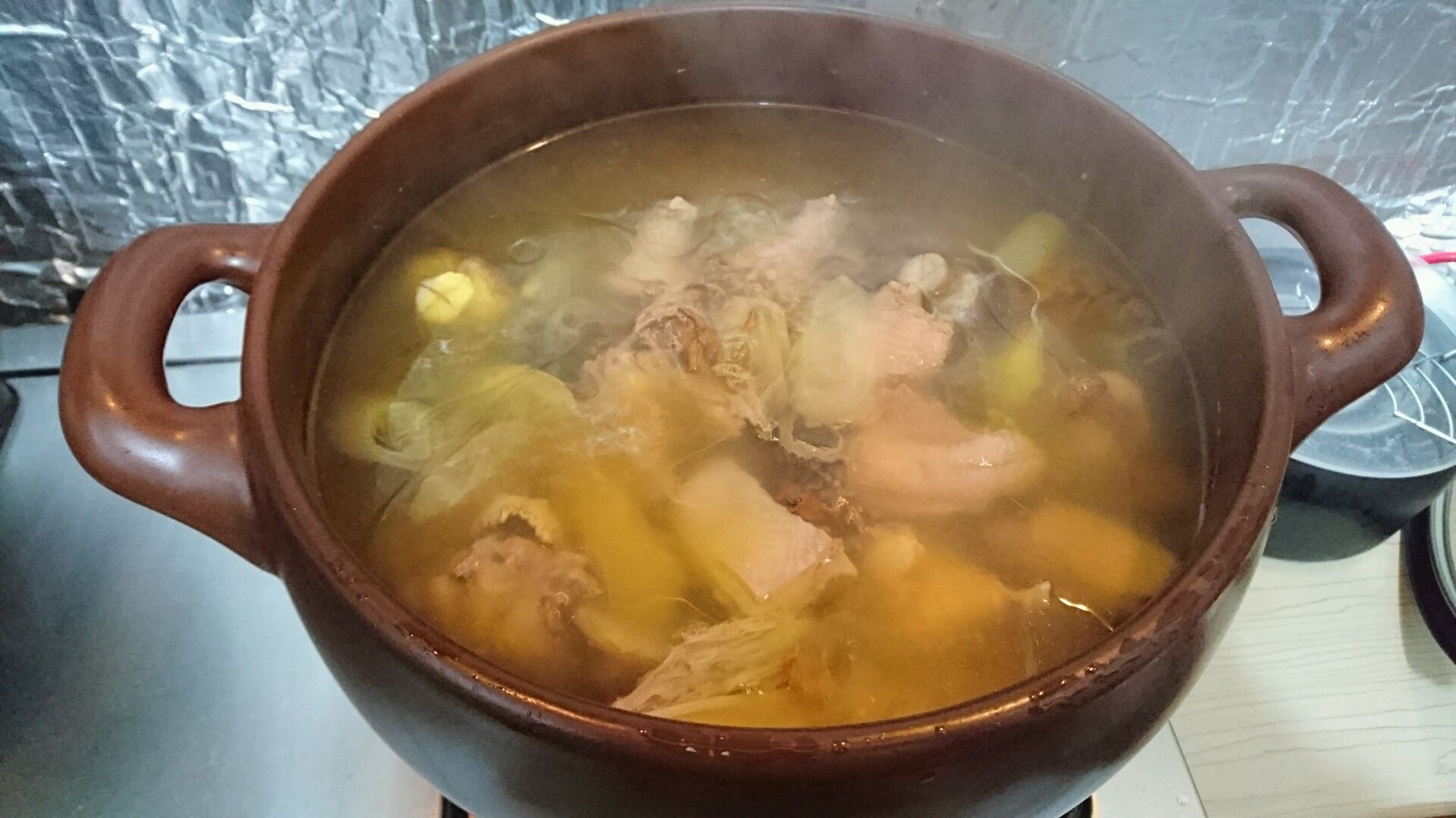 菌菇煲鸡汤怎么做_菌菇煲鸡汤的做法_豆果美食