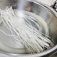 白菜豆泡炖粉条的做法图解2