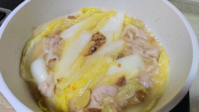 虾干猪肉炖白菜（一个人的晚餐）的做法
