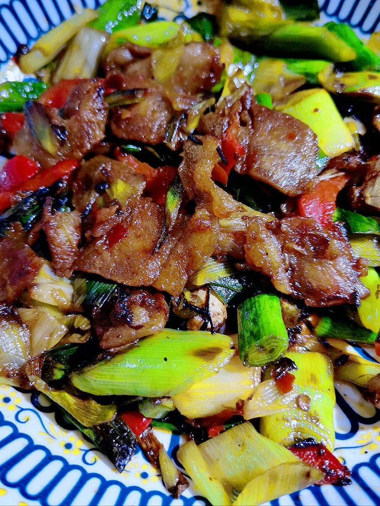 蒜苗回锅肉（电饭锅煮肉版）的做法