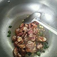 腊肠炒鸡腿菇（杏鲍菇）的做法图解4