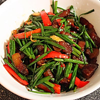 韭菜花炒腊肉的做法图解5
