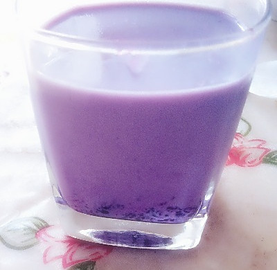 蓝莓凉牛奶