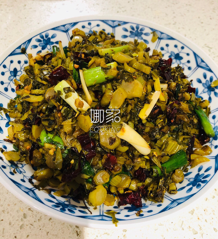 春之美味～筒筒辣椒炒冲菜的做法