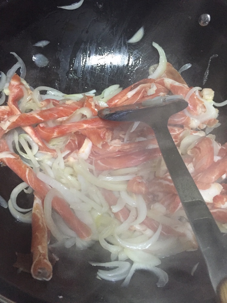 洋葱肥肉卷的做法图解3