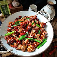 辣椒里面挑肉肉~越吃越上瘾的重庆辣子鸡