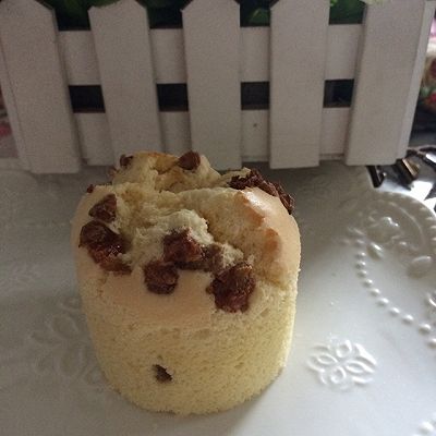 椰香葡萄干纸杯蛋糕