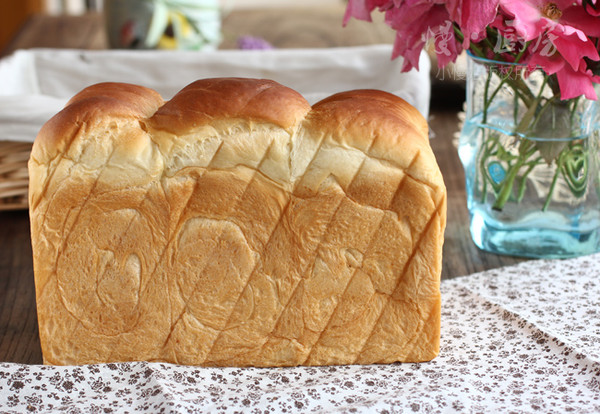 酸奶朗姆葡萄干土司