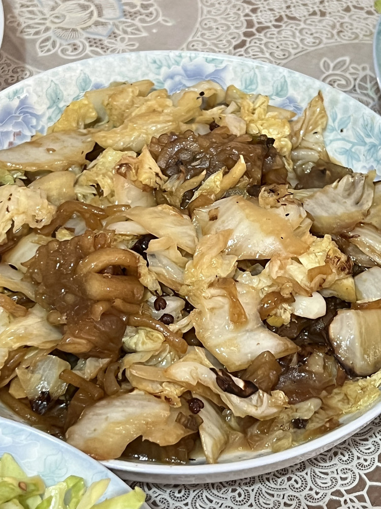 白菜炒焖子～妈妈的味道的做法