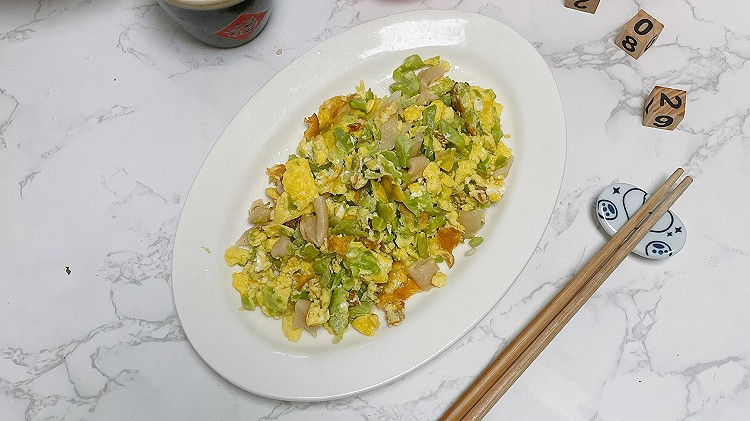 鸡蛋炒苦瓜碎的做法