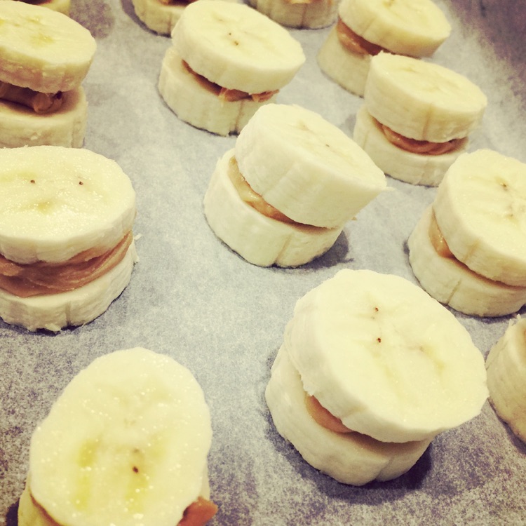 frozen banana Bites的做法图解1