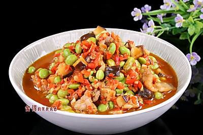 家常下饭菜“三鲜毛豆”，按这个方法做汤浓味鲜