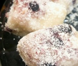 瑞雪兆丰年～蓝莓椰蓉糯米糕的做法