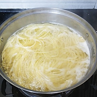 豪吉川香鲜虾肉酱意粉的做法图解4