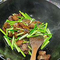 腊肉炒蒜苔的做法图解3