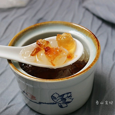 桃胶皂角米养颜煲