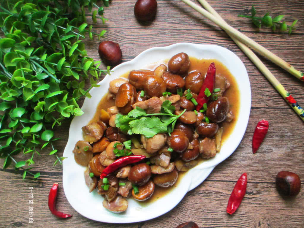 Stewed chestnut with chicken leg