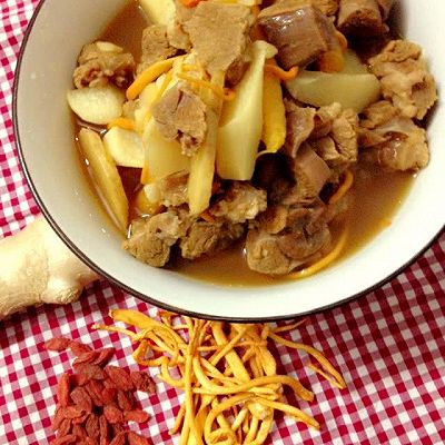 山药虫草花炖羊肉