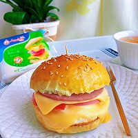 #pick哪种真芝味-爆浆流心#牛肉火腿芝心蛋堡-抹茶面包胚的做法图解10