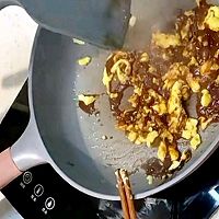 鸡蛋炸酱面的做法图解4