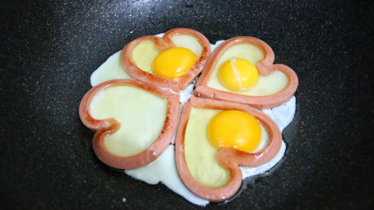 爱心鸡蛋、心形早餐的做法