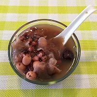 红豆薏米红枣银耳莲子羹的做法图解1