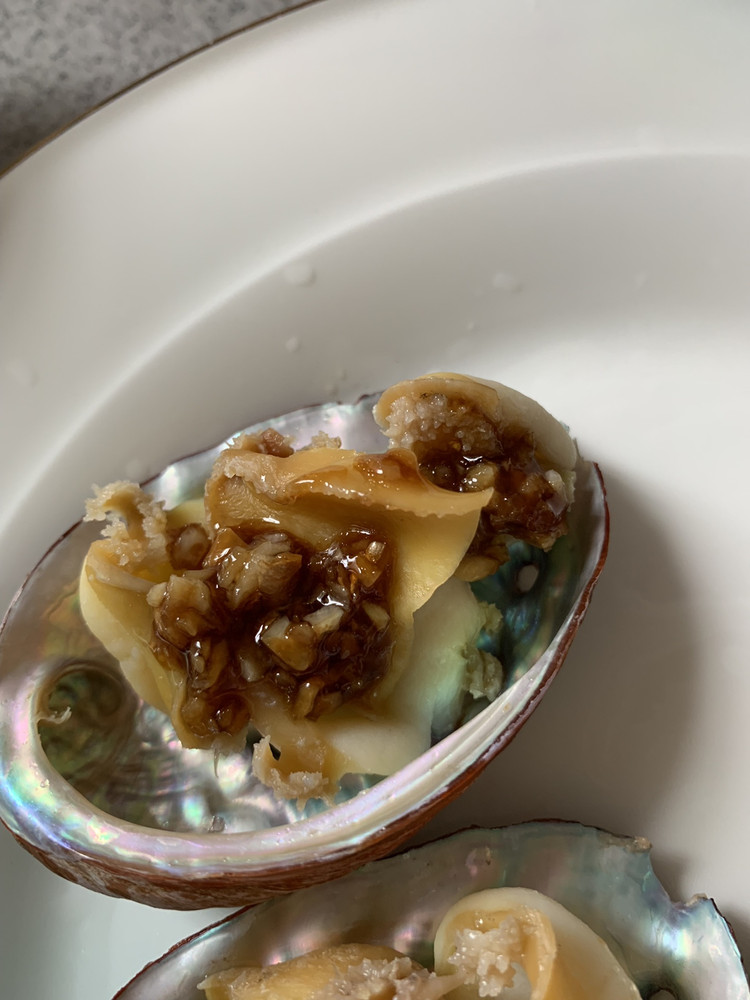 鲍鱼鸡汤+蒜蓉鲍鱼（一鲍两吃）的做法