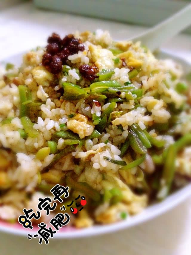 豆角和鸡蛋相爱了。的做法