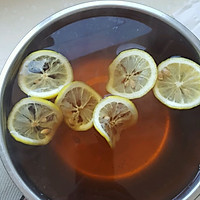 夏季不能缺席的饮品：港式柠檬茶的做法图解5