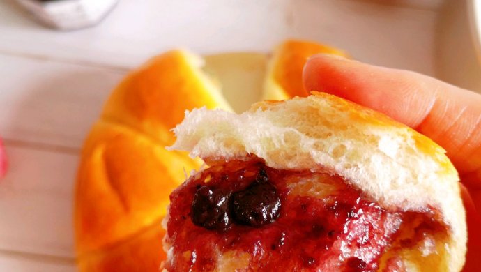 超软蓝莓果酱餐包