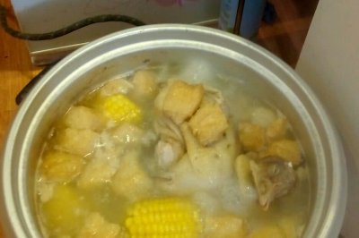 玉米清炖鸡汤