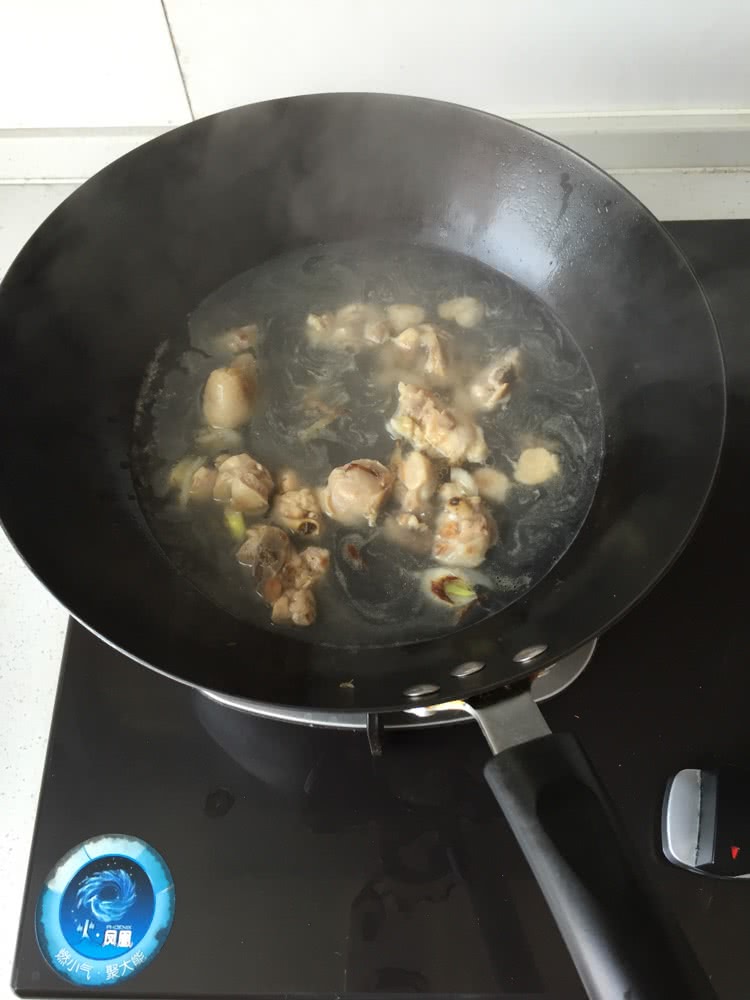 香菇鸡肉的做法图解3