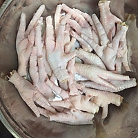 卤水鸡爪的做法图解1