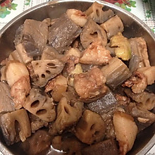 莲藕焖猪尾