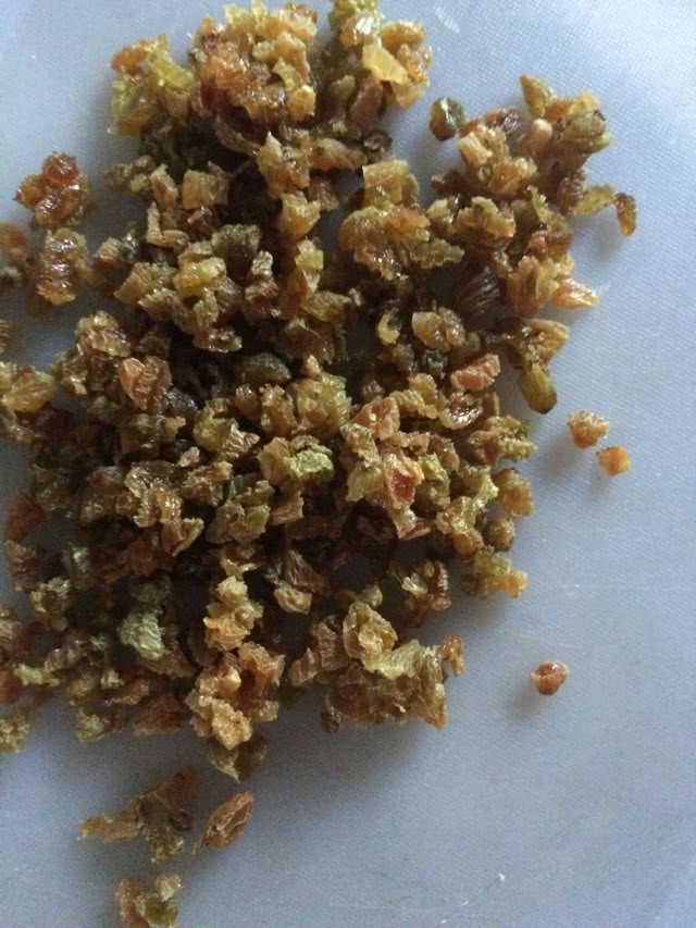 椰香葡萄干纸杯蛋糕的做法图解1