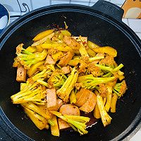 麻辣紫苏土豆松花菜干锅的做法图解11